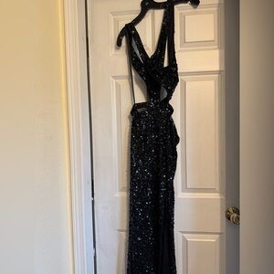 NWOT - Mac Duggal - Black Beaded Cross Front Gown - Size 2